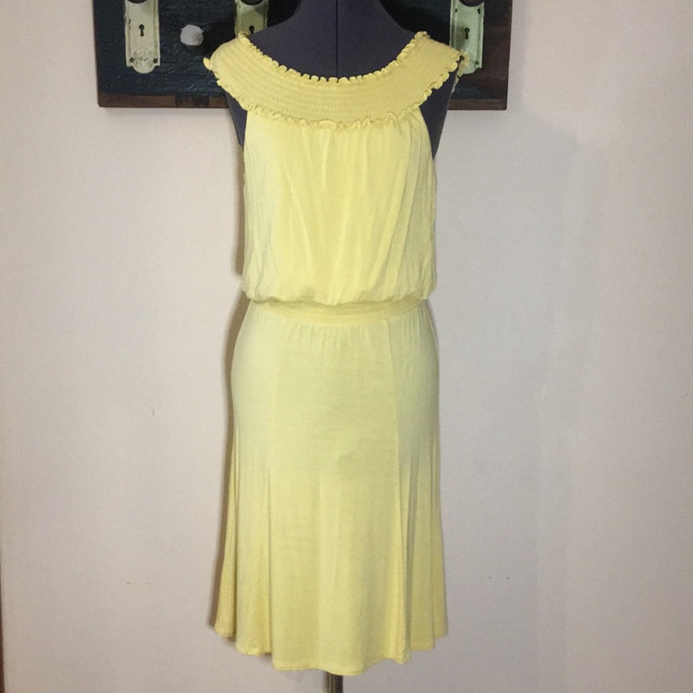 ✨Host Pick✨ 2/$25 BCBG Paris Dress with Elastic Smocking Sz S